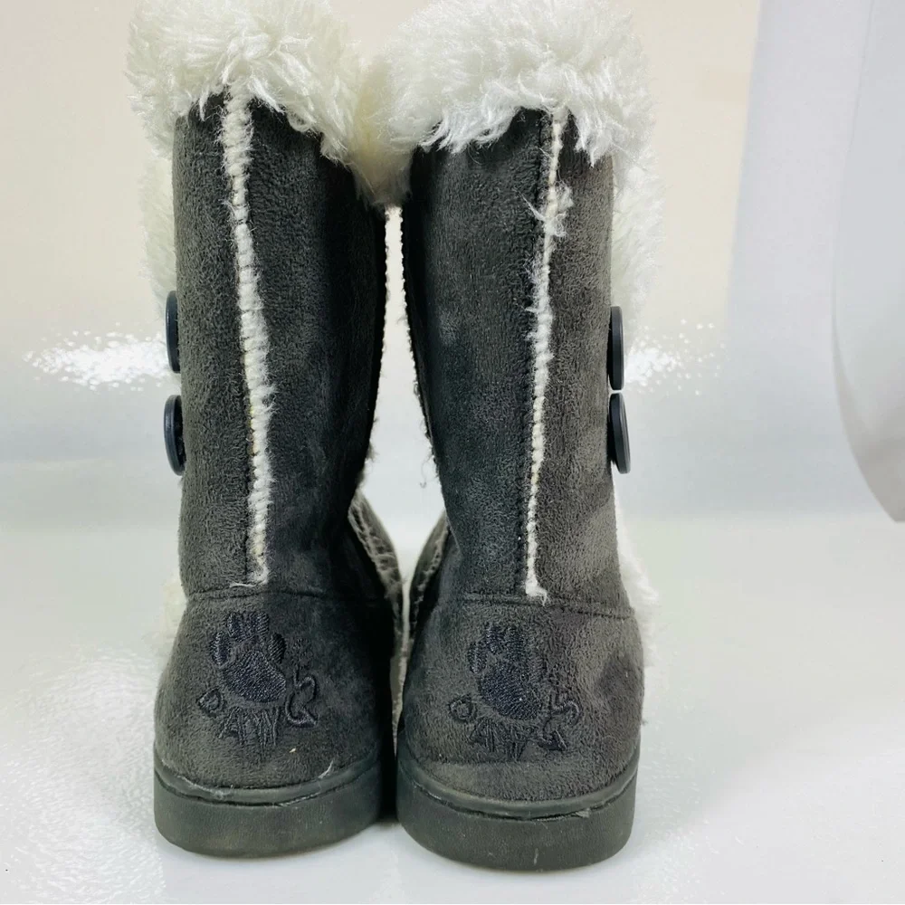 DAWGS Faux Fur Insulated Grey Women's 7 3-Button Pull-On Boot